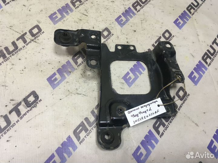 Крепление аккумулятора Форд Фокус 2