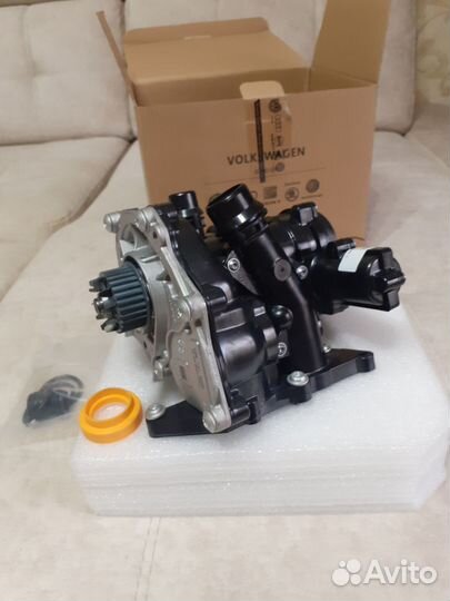 Помпа шкода 1.8 GEN3 / 06L121111H