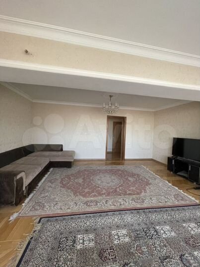 2-к. квартира, 90 м², 6/10 эт.