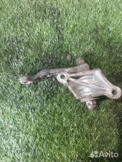 Маятник рулевого редуктора Лада 2106