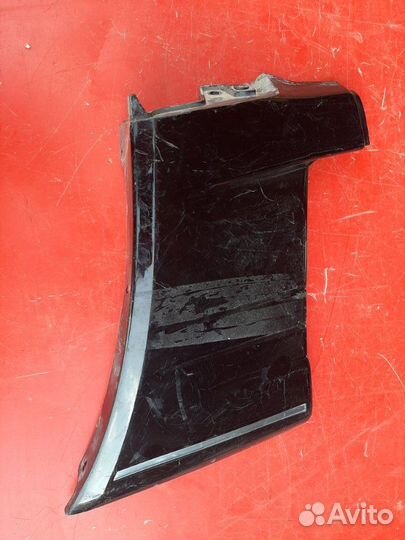 Молдинг на крыло передний правый Lexus Lx