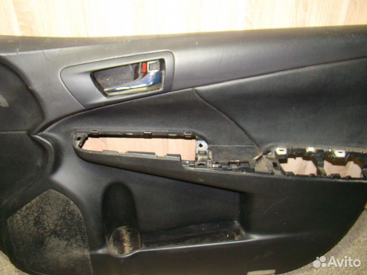 Обшивка двери передней правой Toyota Camry XV50 2