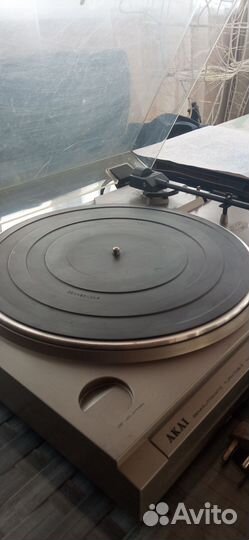 Виниловый проигрыватель akai