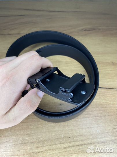 Мужской кожаный ремень