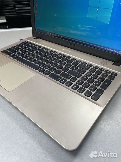 Ноутбук Asus D541N