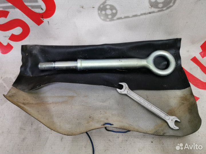 Крюк буксировочный Volvo Xc90 D5244T18 2012