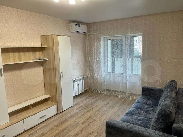 1-к. квартира, 40 м², 8/17 эт.