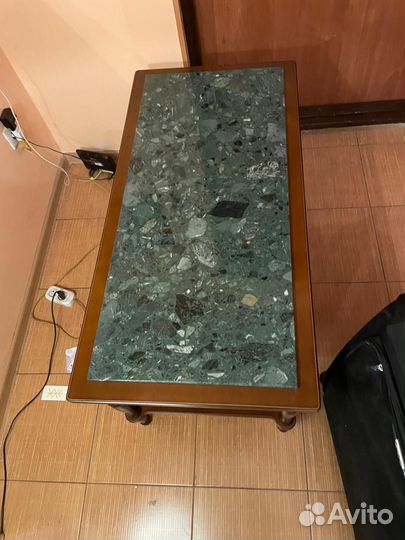 Журнальный столик