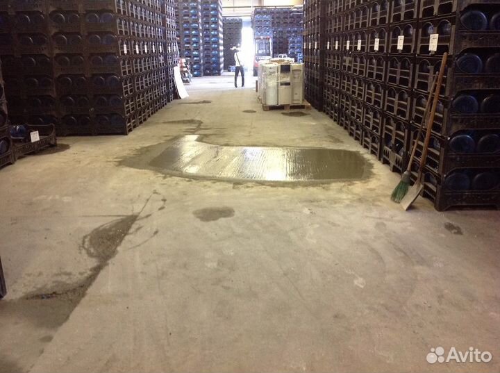 Бетонного пол на складе