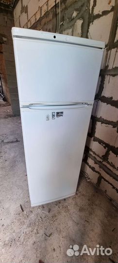 Холодильник бу Stinol