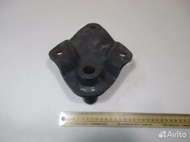 Кронштейн цилиндра подъема кабины Volvo FM13 FH13