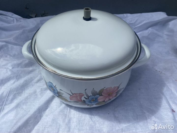 Кастрюля большая - 5 литров,тяжёлая