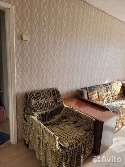 Стенка б/у, кресло