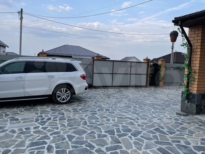 Дом 198 м² на участке 12,2 сот.