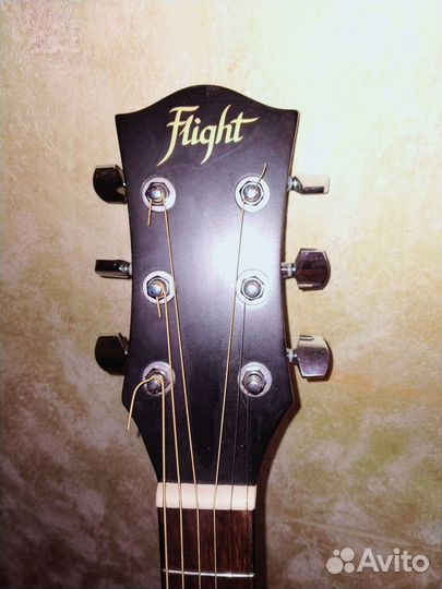 Акустическая гитара