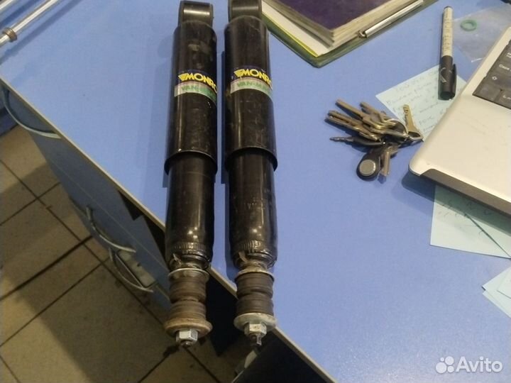 Задний амортизаторы hyundai Starex, H1