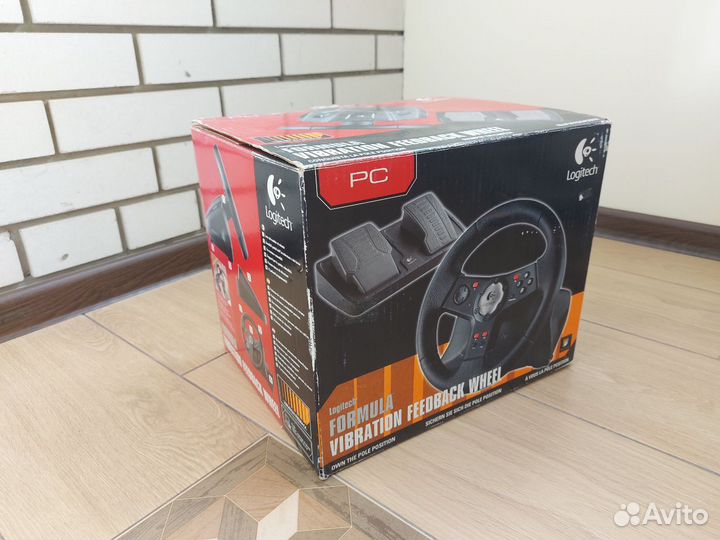 Игровой руль Logitech Formula Vibration Feedback