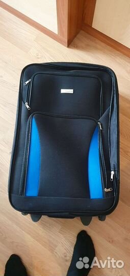 Чемодан на колесах большой