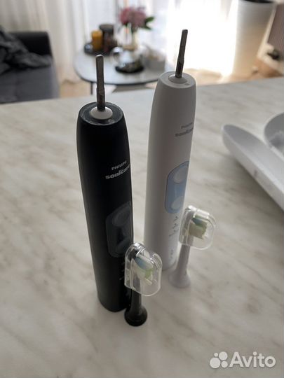 Электрическая зубная щетка philips sonicare
