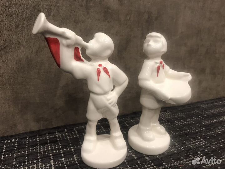 Статуэтки фарфоровые Пионеры