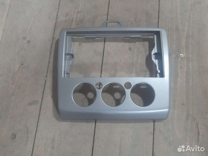 Рамка магнитофона Ford Focus 2