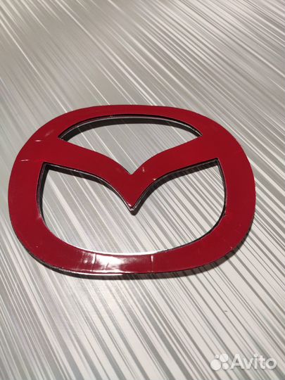 Задняя эмблема Mazda значок Мазда на зад