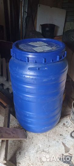 Бочки пластиковые с крышкой 200л