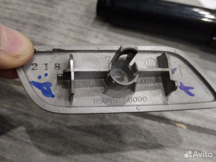 Форсунка омывателя Prado 150 левая в сборе 13-17