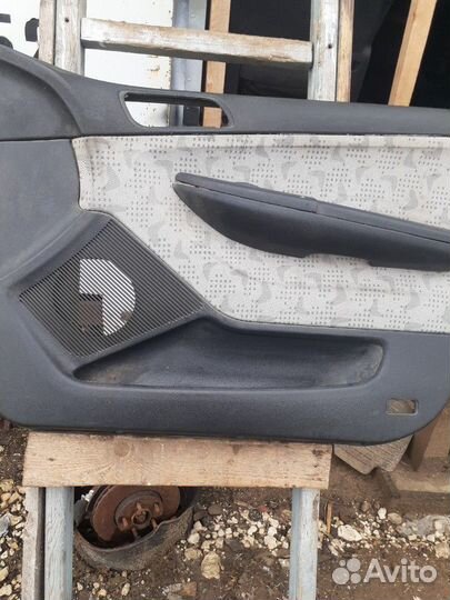 Обшивка двери Шкода Фабиа