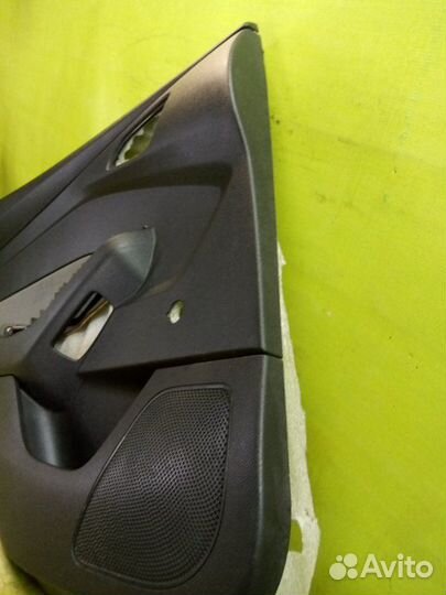 Обшивка двери задняя левая Ford Focus CB8 pnda