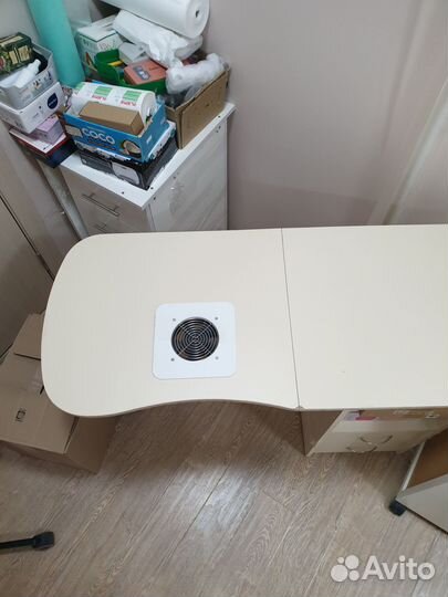 Маникюрный стол складной