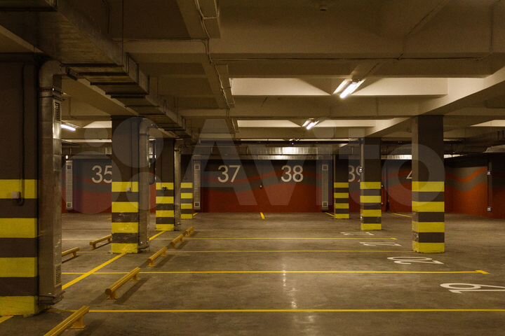 Машиноместо, 18 м²