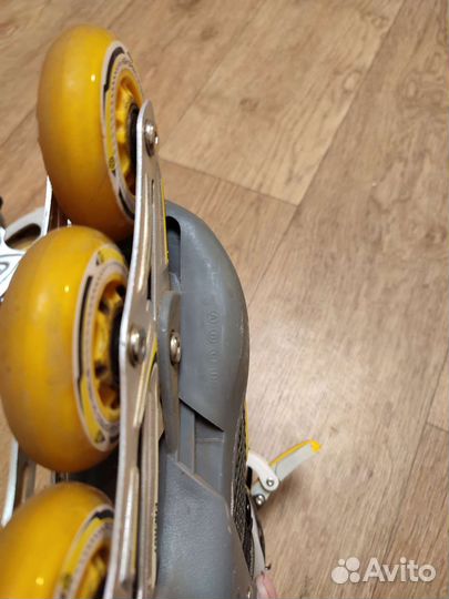 Роликовые коньки