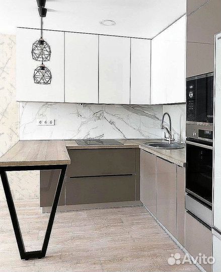 Кухня до потолка