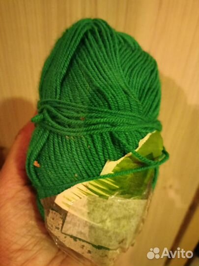 Нитки зелёные