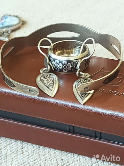 Роскошный серебряный гарнитур. 925 пр