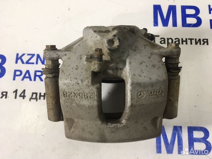 Суппорт передний Mercedes w204