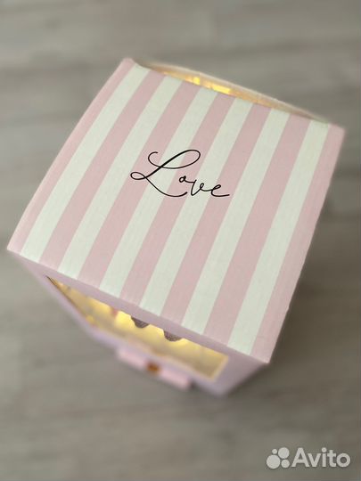 Коробка букет из бабочек в наличии на 8 марта