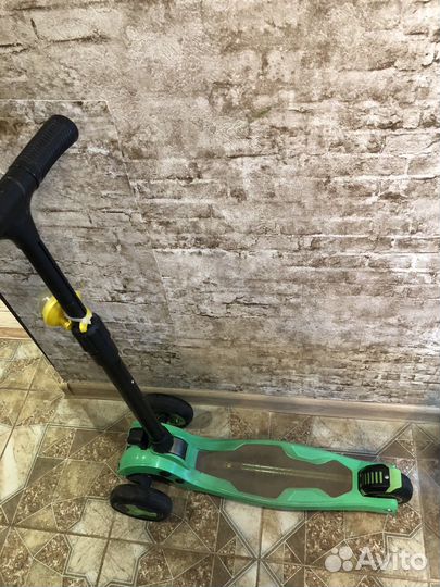 Детский самокат со складной ручкой