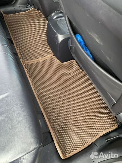 Автомобильные коврики ева в подарок подпятник + 2