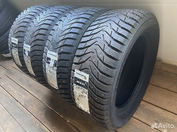 Kumho WinterCraft Ice WI31 235/65 R17 108T