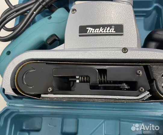 Ленточная шлифовальная машинка Makita