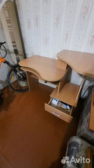 Компьютерный стол