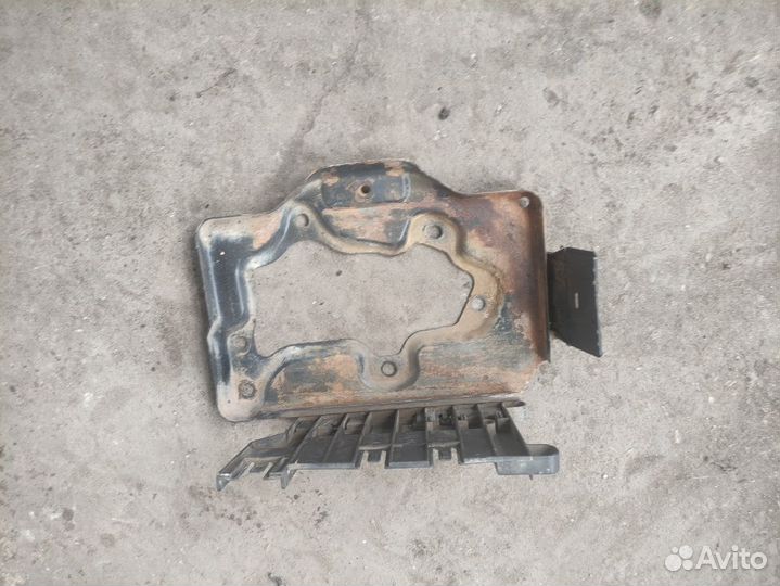 Подставка под аккумулятор Opel Vectra B