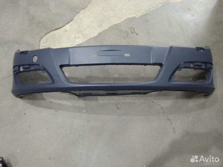 Бампер передний Opel Astra H 2004-2007