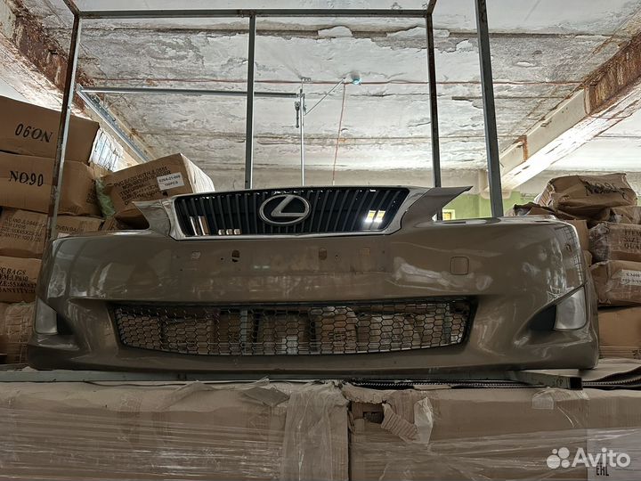 Бампер передний Lexus is 250 в сборе