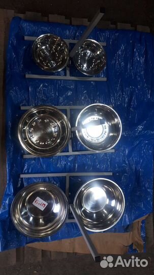 Подставка с мисками для собак