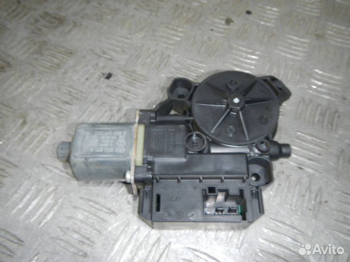 Моторчик стеклоподъемника, Volkswagen (Фольксваген