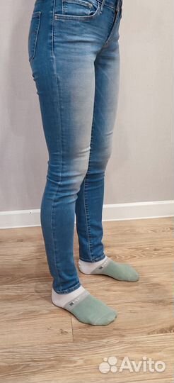 Levi's 711 skinny W27, L34