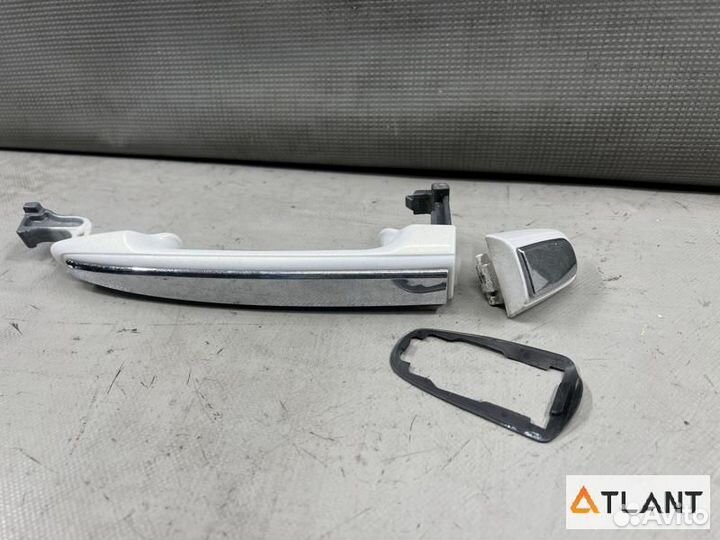 Ручка двери задний правый toyota isis